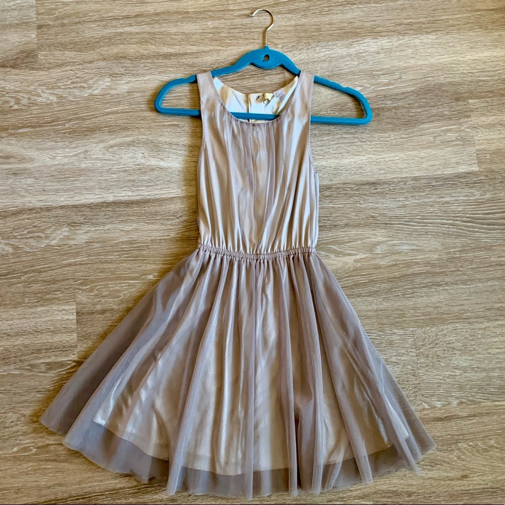 Cute gold/tan dress